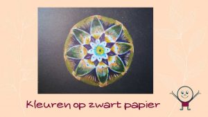 Mandala tekenen op zwart papier